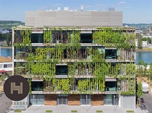 طراحی نمای ساختمان با دیوار سبز
