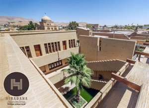 معماری بوتیک هتل سنگ سیاه