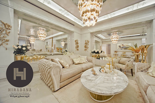دکوراسیون داخلی منزل با رنگ سفید و طلایی